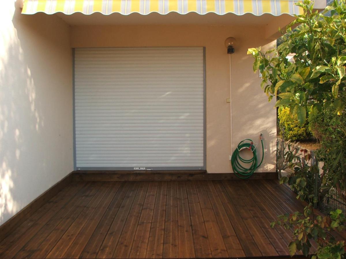 Au Coin De L'Olivier Apartment Льо Лаванду Екстериор снимка
